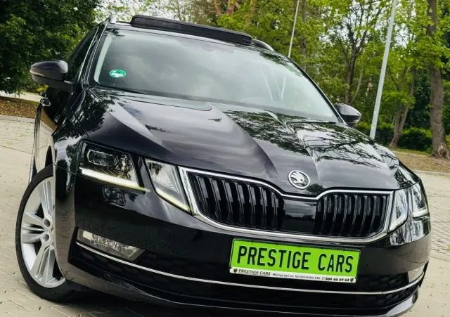 SKODA Octavia 1.6 TDI DSG Premium Edition