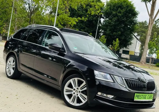 SKODA Octavia 1.6 TDI DSG Premium Edition