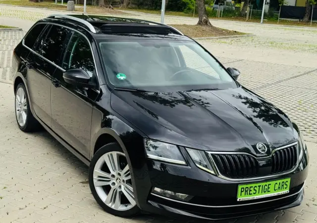 SKODA Octavia 1.6 TDI DSG Premium Edition