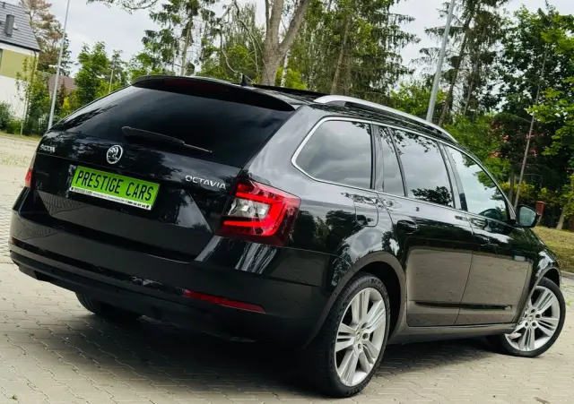 SKODA Octavia 1.6 TDI DSG Premium Edition