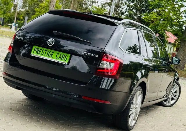 SKODA Octavia 1.6 TDI DSG Premium Edition