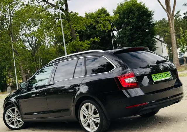 SKODA Octavia 1.6 TDI DSG Premium Edition