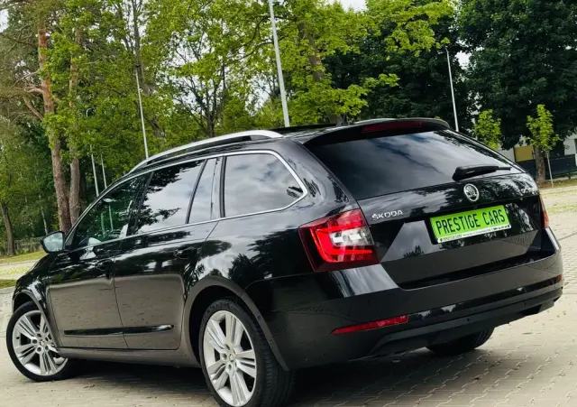 SKODA Octavia 1.6 TDI DSG Premium Edition