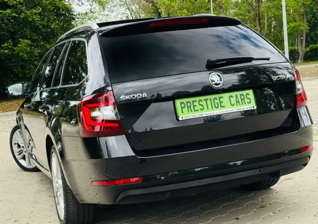 SKODA Octavia 1.6 TDI DSG Premium Edition