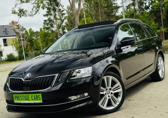 SKODA Octavia 1.6 TDI DSG Premium Edition