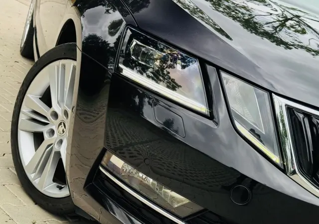 SKODA Octavia 1.6 TDI DSG Premium Edition