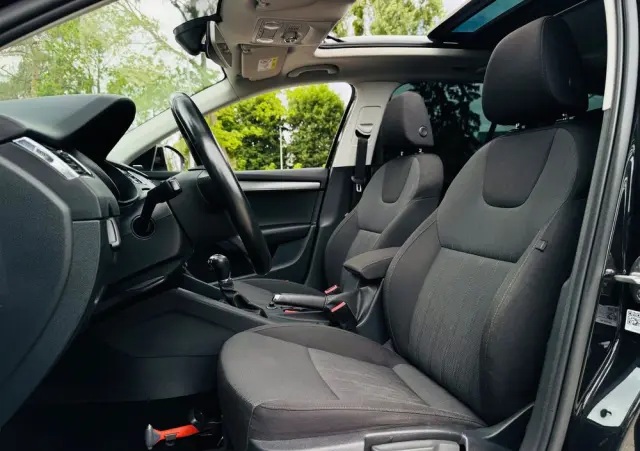 SKODA Octavia 1.6 TDI DSG Premium Edition