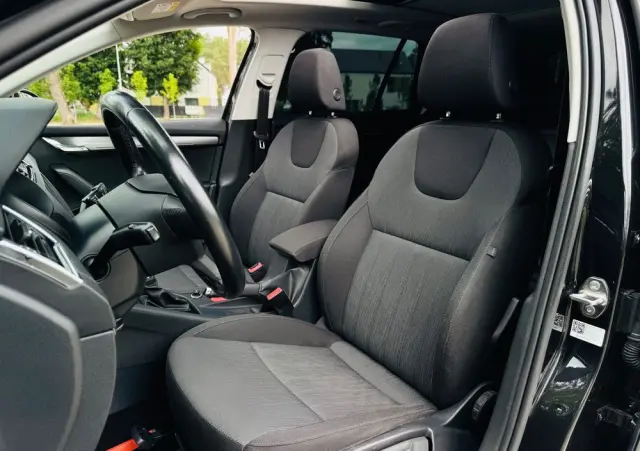 SKODA Octavia 1.6 TDI DSG Premium Edition