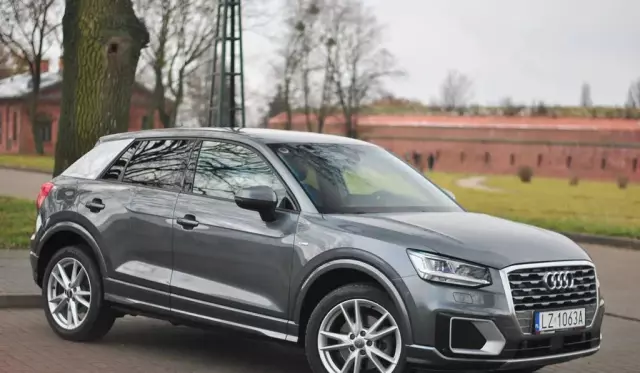 AUDI Q2 