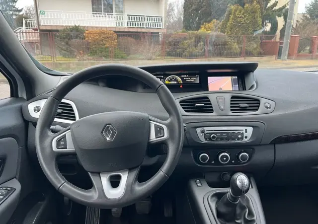 RENAULT Grand Scenic 1.6 16V 110 Authentique