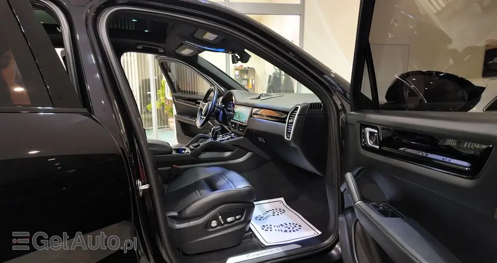 PORSCHE Cayenne S Platinum Edition