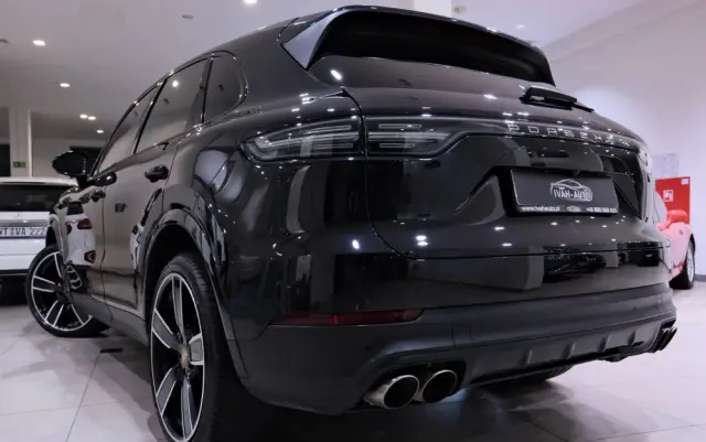 PORSCHE Cayenne S Platinum Edition