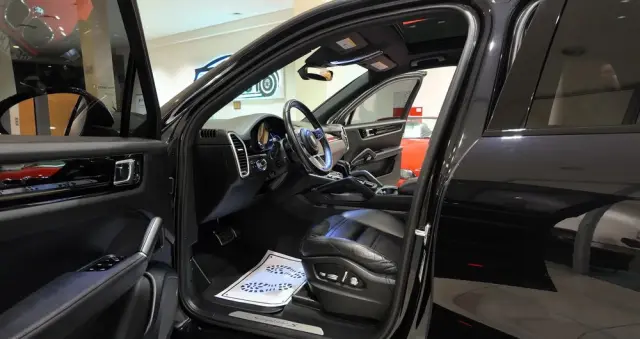 PORSCHE Cayenne S Platinum Edition