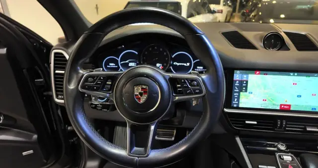 PORSCHE Cayenne S Platinum Edition