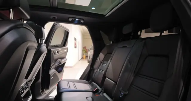 PORSCHE Cayenne S Platinum Edition