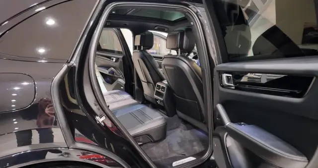 PORSCHE Cayenne S Platinum Edition