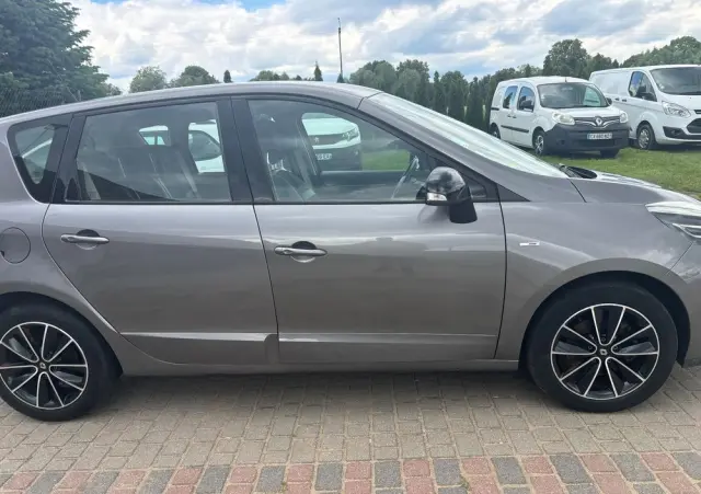 RENAULT Scenic DCi 110 EDC Bose Edition