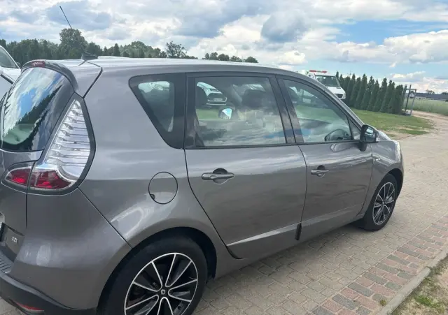 RENAULT Scenic DCi 110 EDC Bose Edition