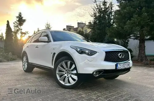 INFINITI QX70 