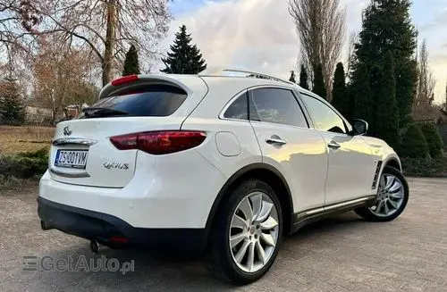 INFINITI QX70 