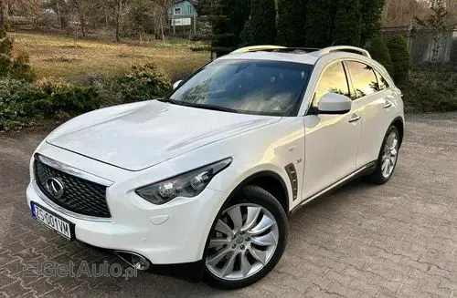 INFINITI QX70 