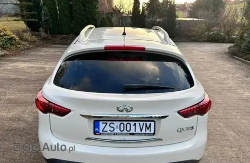 INFINITI QX70 