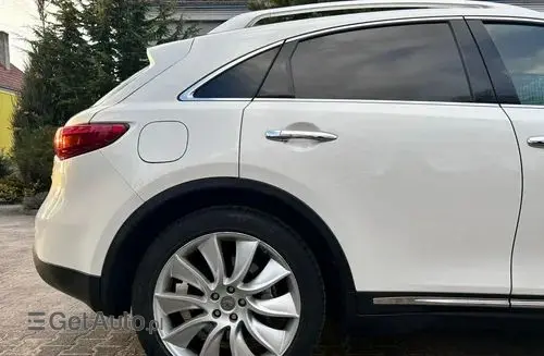INFINITI QX70 