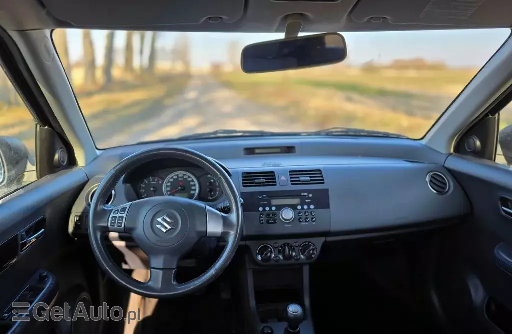 SUZUKI Swift 
