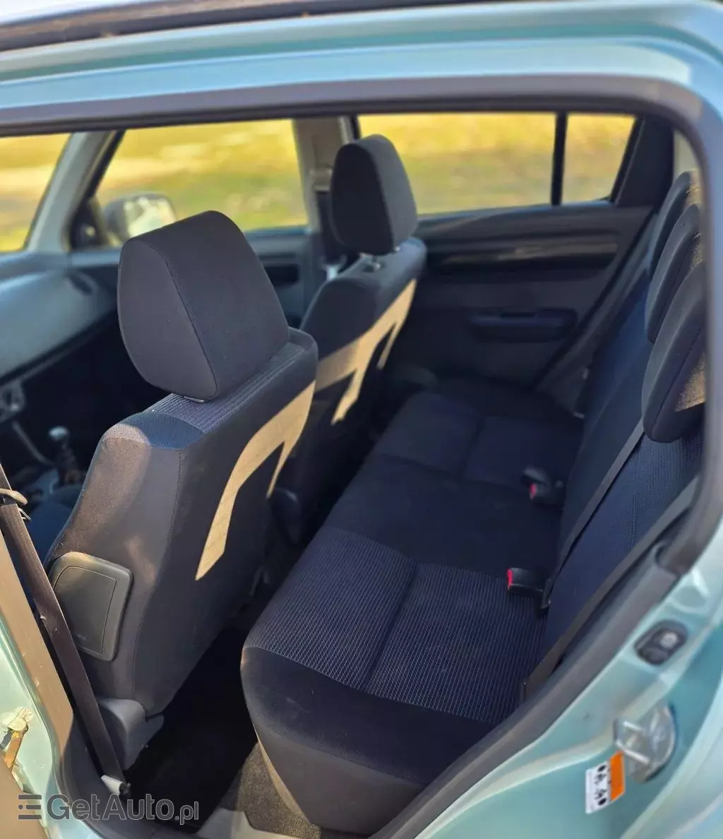 SUZUKI Swift 