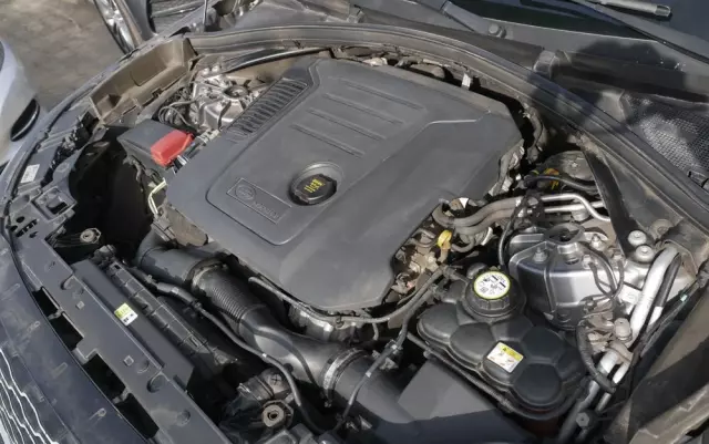 LAND ROVER Range Rover Velar D200 S