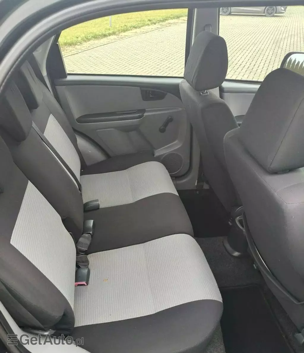 SUZUKI Sx4 