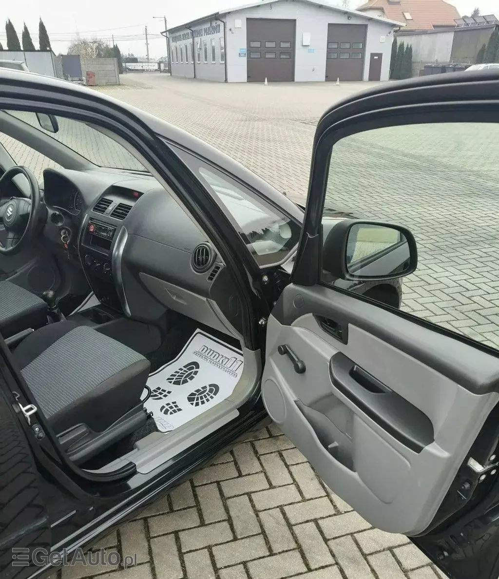 SUZUKI Sx4 