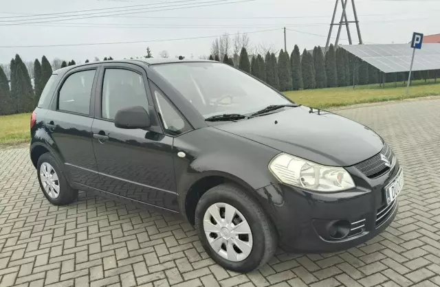 SUZUKI Sx4 