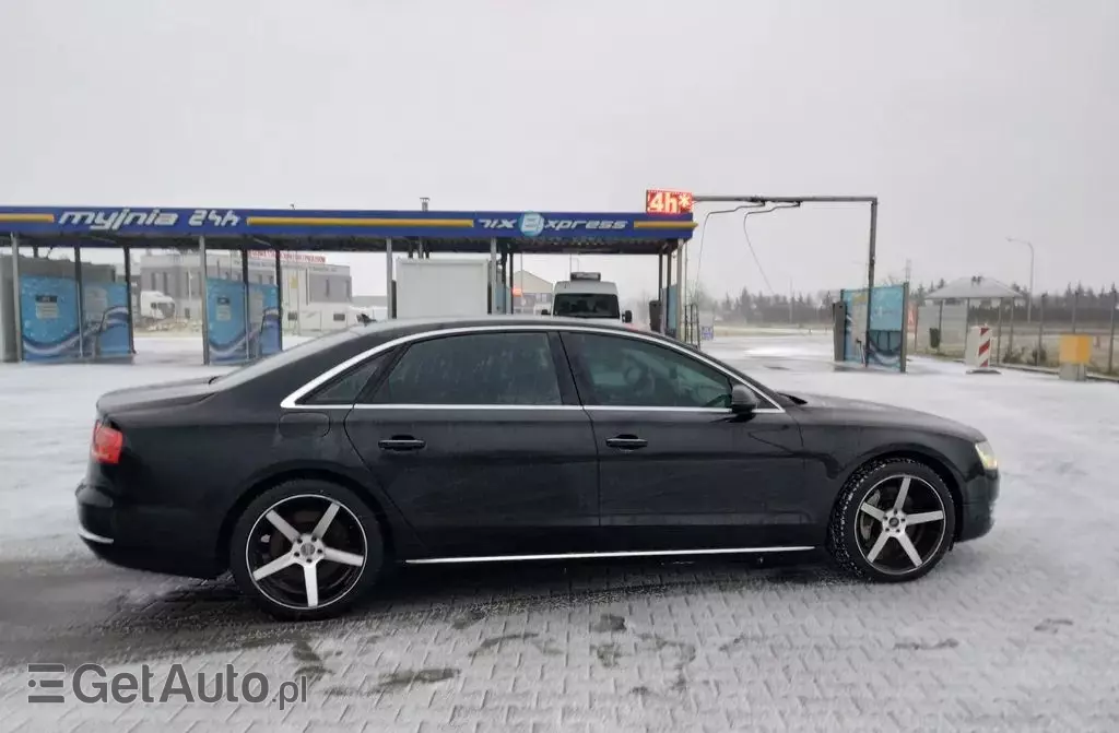 AUDI A8 