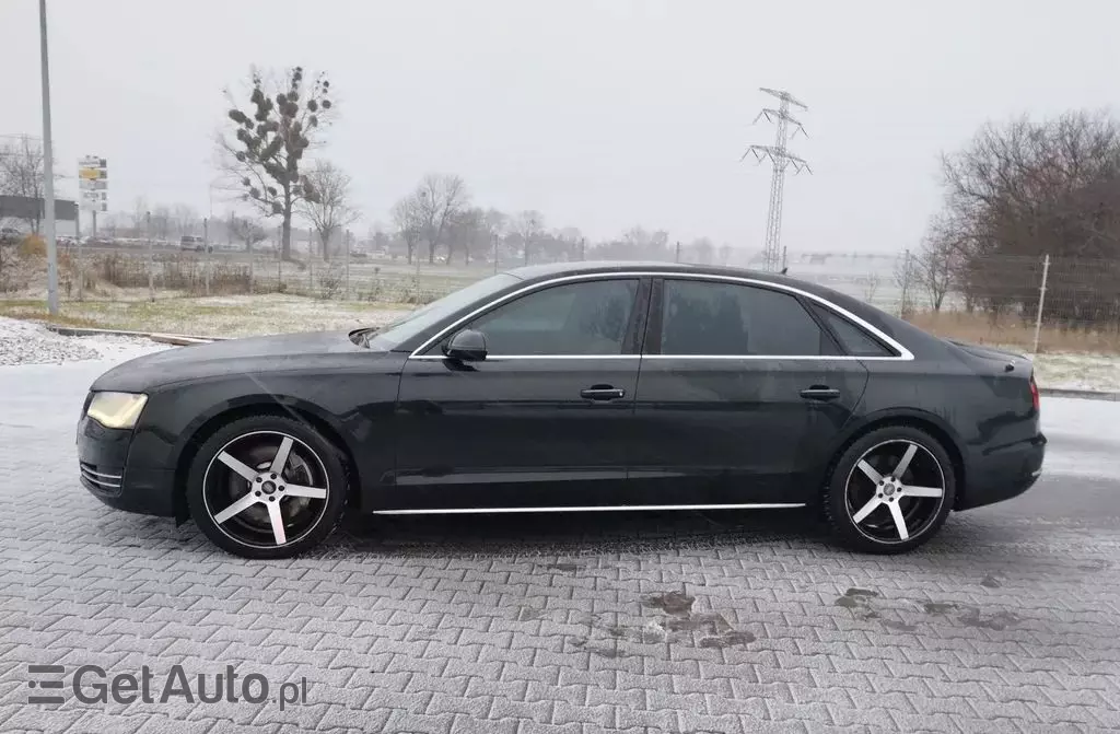 AUDI A8 