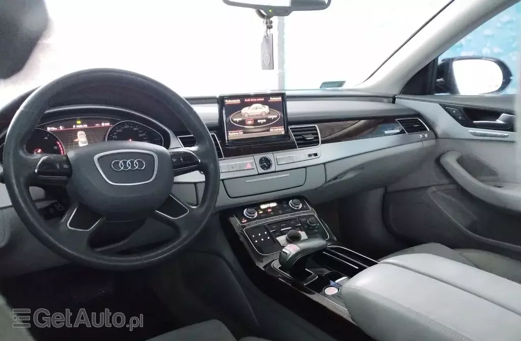 AUDI A8 