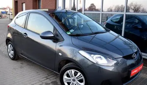 MAZDA 2 