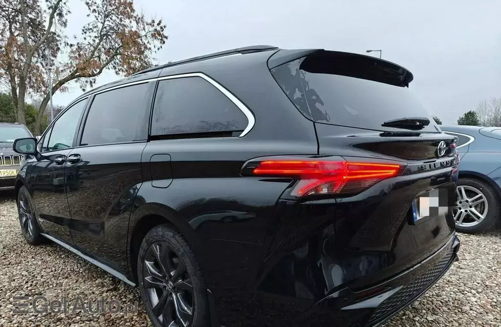 TOYOTA Sienna 