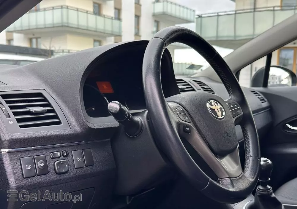 TOYOTA Avensis 2.0 D-4D Premium