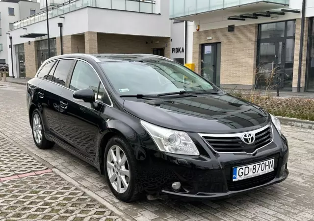 TOYOTA Avensis 2.0 D-4D Premium