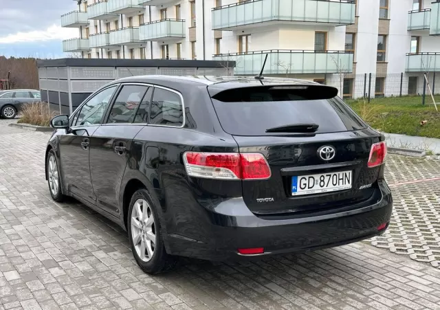 TOYOTA Avensis 2.0 D-4D Premium