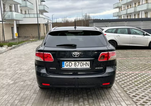 TOYOTA Avensis 2.0 D-4D Premium