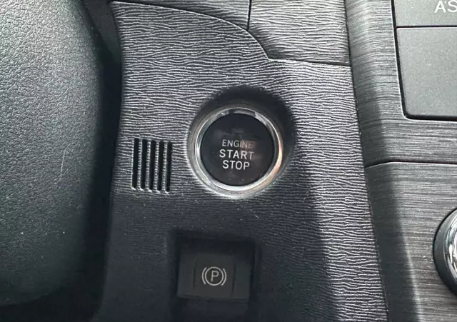 TOYOTA Avensis 2.0 D-4D Premium