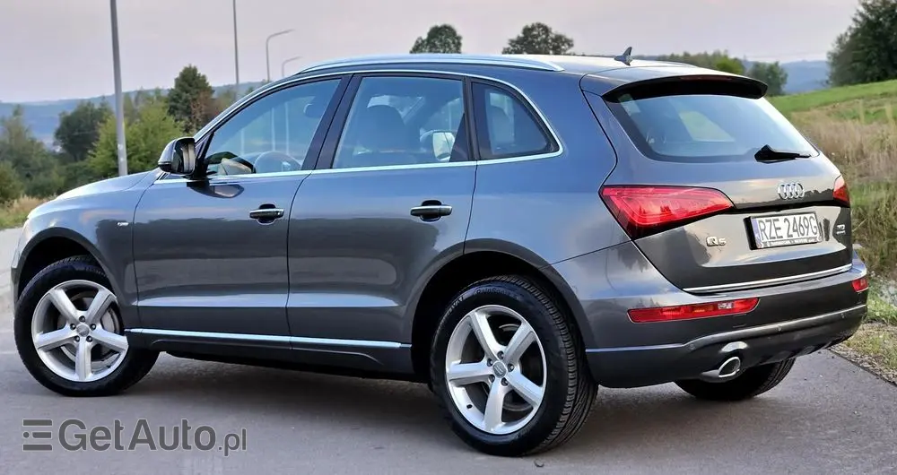 AUDI Q5 2.0 TDI quattro