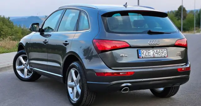 AUDI Q5 2.0 TDI quattro