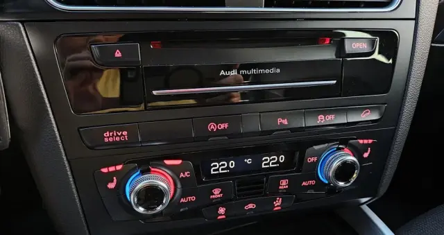 AUDI Q5 2.0 TDI quattro