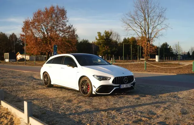 MERCEDES-BENZ CLA AMG 45 S 4-Matic 8G-DCT