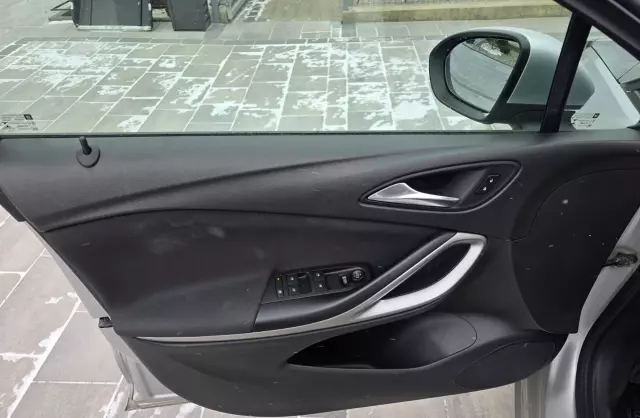 OPEL Astra 1.5d (105 KM)