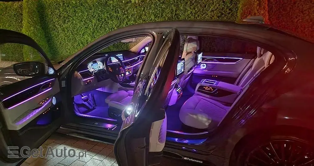 BMW Seria 7 750i xDrive sport