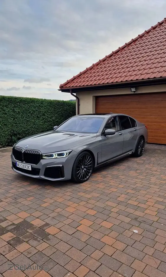 BMW Seria 7 750i xDrive sport
